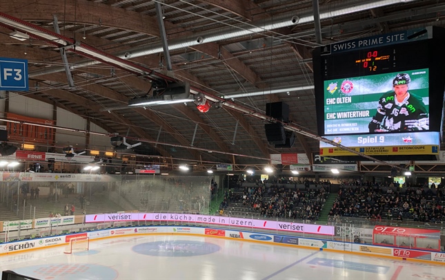 Das Bild zeigt eine Foto von der Beleuchtung des Eisstadions Kleinholz in Olten