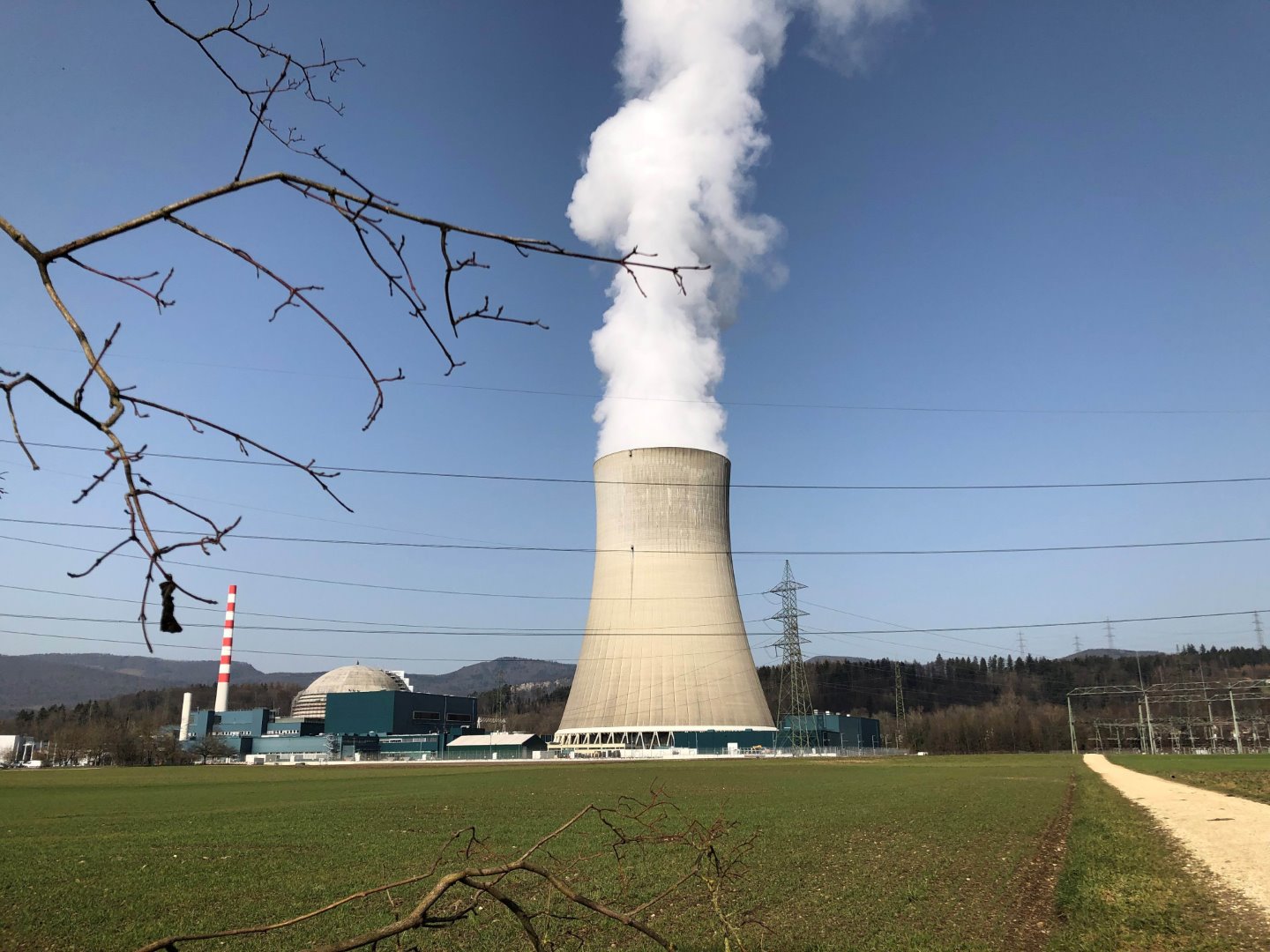 Das Bild zeigt eine Foto vom Kernkraftwerk Däniken Gösgen