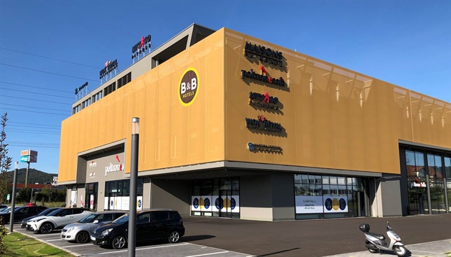 Das Bild zeigt eine Foto des Einkaufszentrums Campingweg in Oftringen