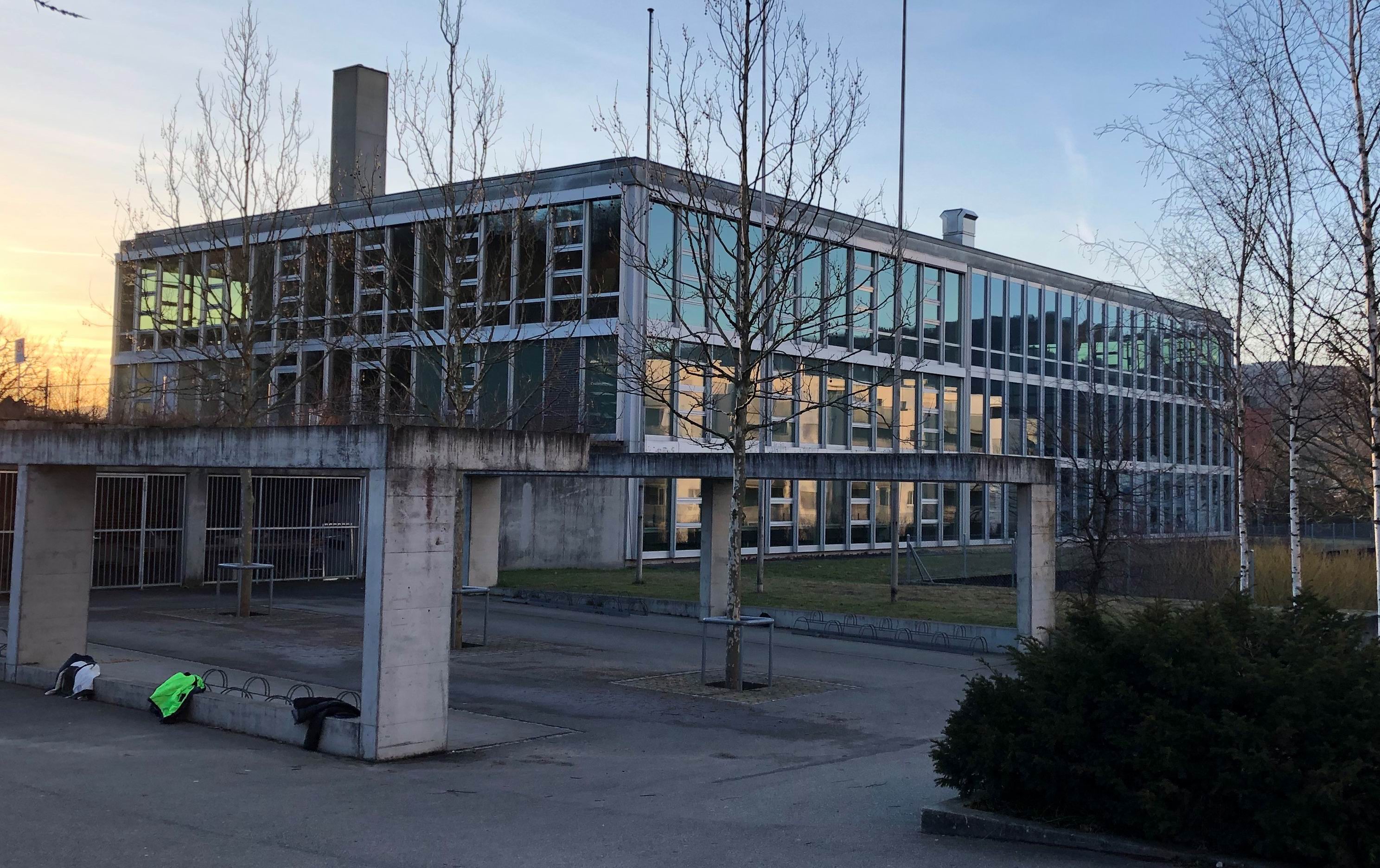 Das Bild zeigt eine Foto des Schulhauses Säli in Olten